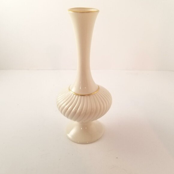 Vintage Lenox Swirl Vase 24 KT Gold Trim Bud Flower 7” Bone China Wedding - Picture 2 of 4